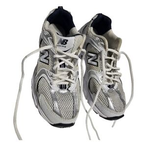 New Balance Both Men And Women Sneakers - Navy and White